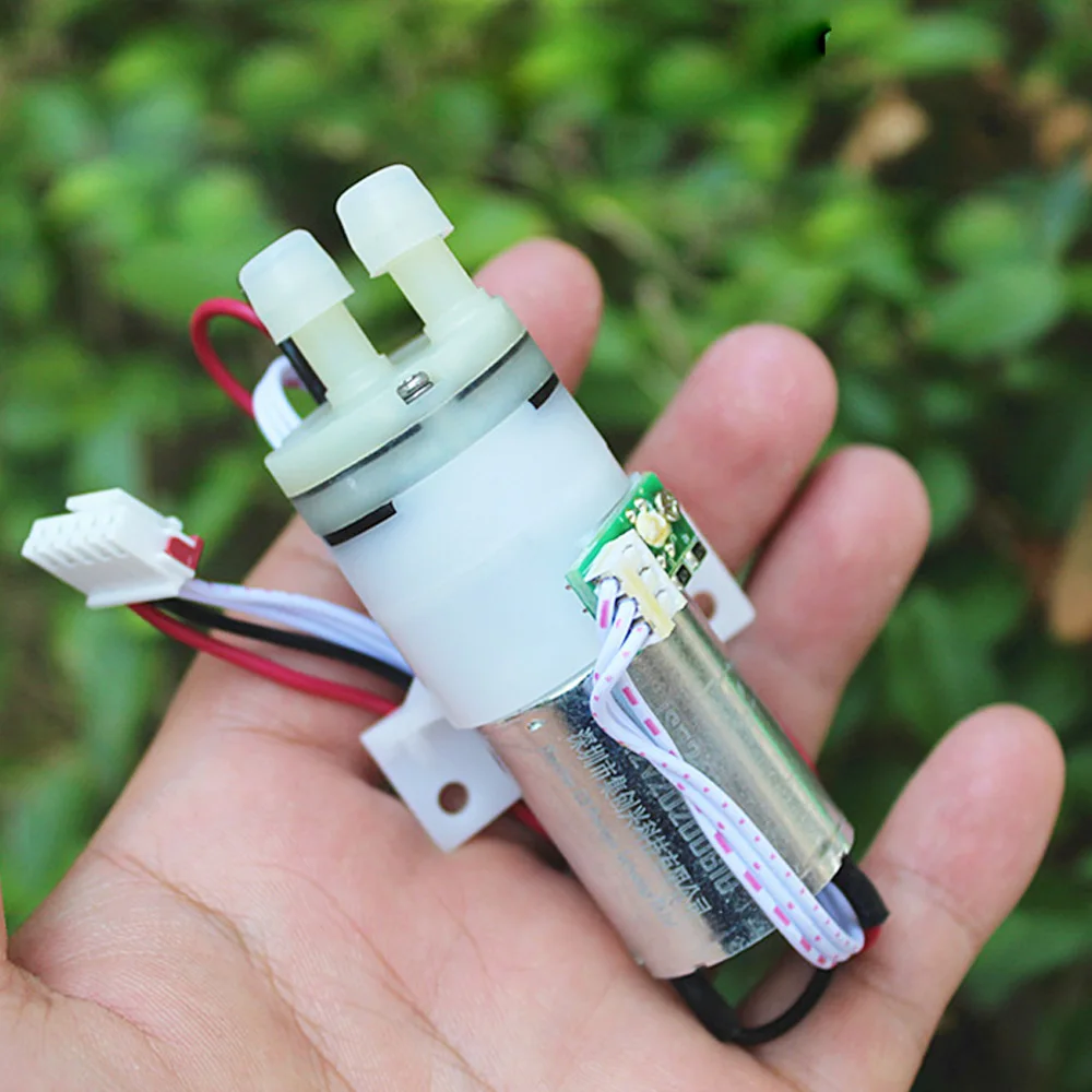 

Mini 370 Self-priming Water Pump Diaphragm Pump DC 12V Carbon Brush Electric Pump with Photoelectric Sensor Fish Tank Aquarium