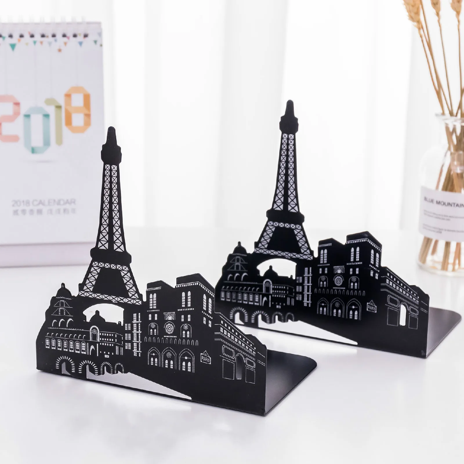 

1 Pair of Famous Scenic Spots Style Metal Iron Desk Art Bookend Non-skid Art Bookends Bookrack Book Ends Shelf Rack sujetalibros