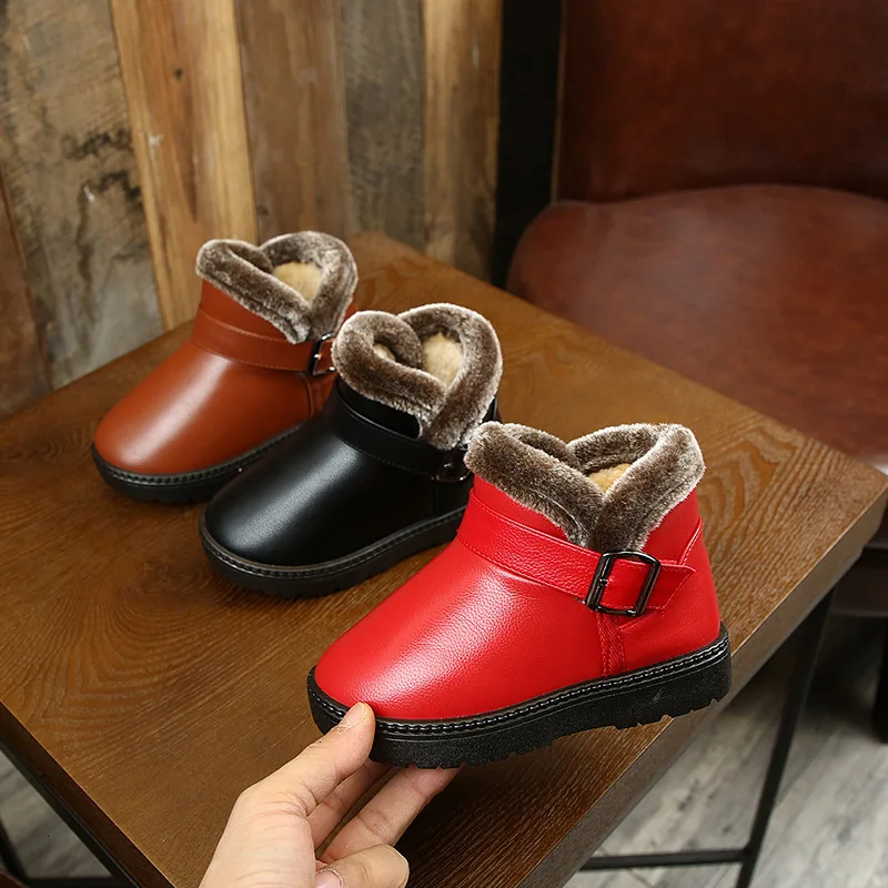 Зимние ботинки кожаные детские с густым мехом модельные туфли черные кроссовки