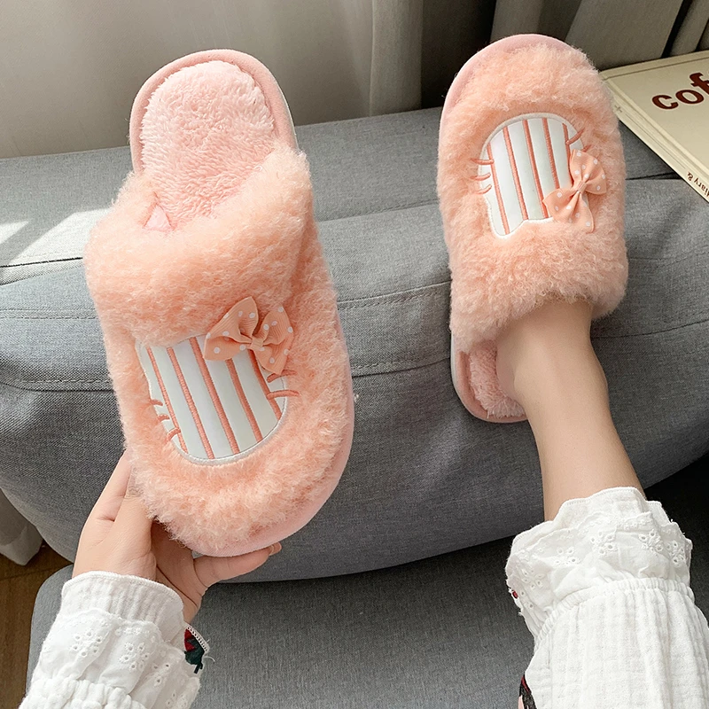 

New Winter Furry Indoor No-slip Slippers Women House Faux Fur Warm Flat Plush Slides Female Soft Sole Home Bedroom Slippers 2021