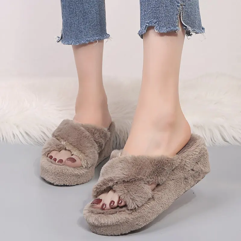 

Fashion Fur Winter Slippers Warm Outdoor Shoes Platform Slides Casual Slip On Women Slippers Wedge Slides Furry Soft Slippers