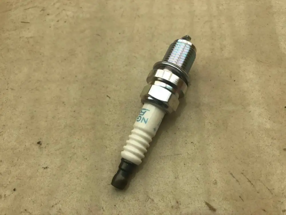 Комплект свечей зажигания (4 шт./лот) для двигателя китайского sаик ROEWE 550 MG6 1 8 T