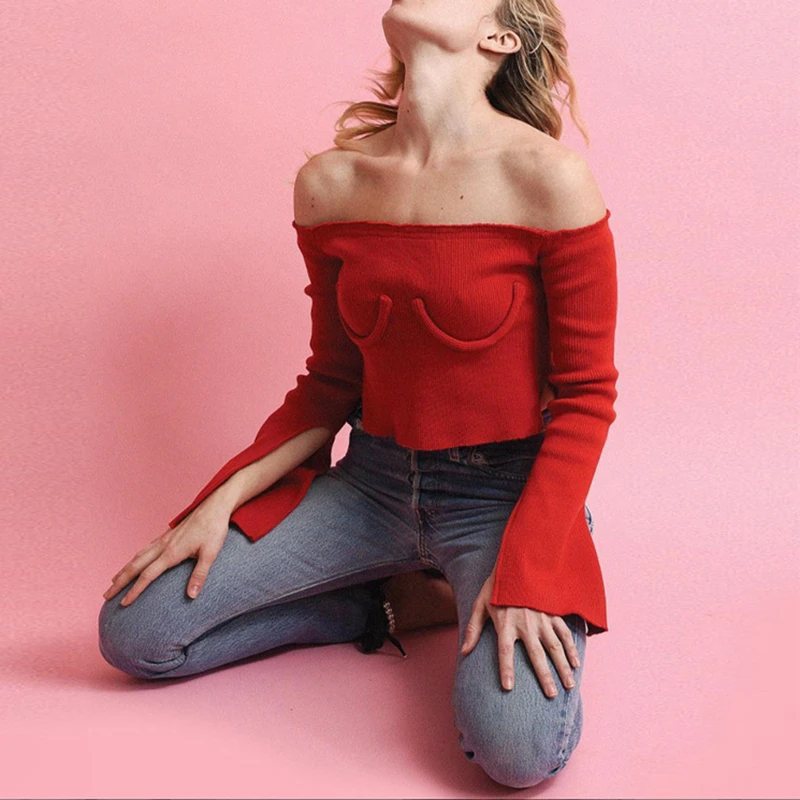 Женская футболка с открытыми плечами TWOTWINSTYLE осенняя Повседневная разрезом