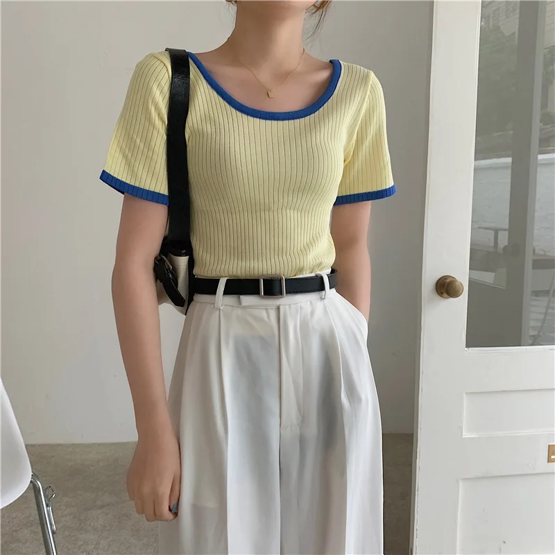 Tops de punto con cuello Irregular para mujer, camiseta de manga corta ajustada en blanco y negro de diseño coreano, ropa de verano