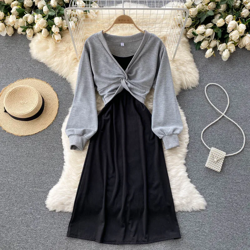 

New Autumn Fashion Temperament Suit Skirt Female V-neck Long-sleeved Retro Short Top + Two-piece Dress with Suspenders DF743