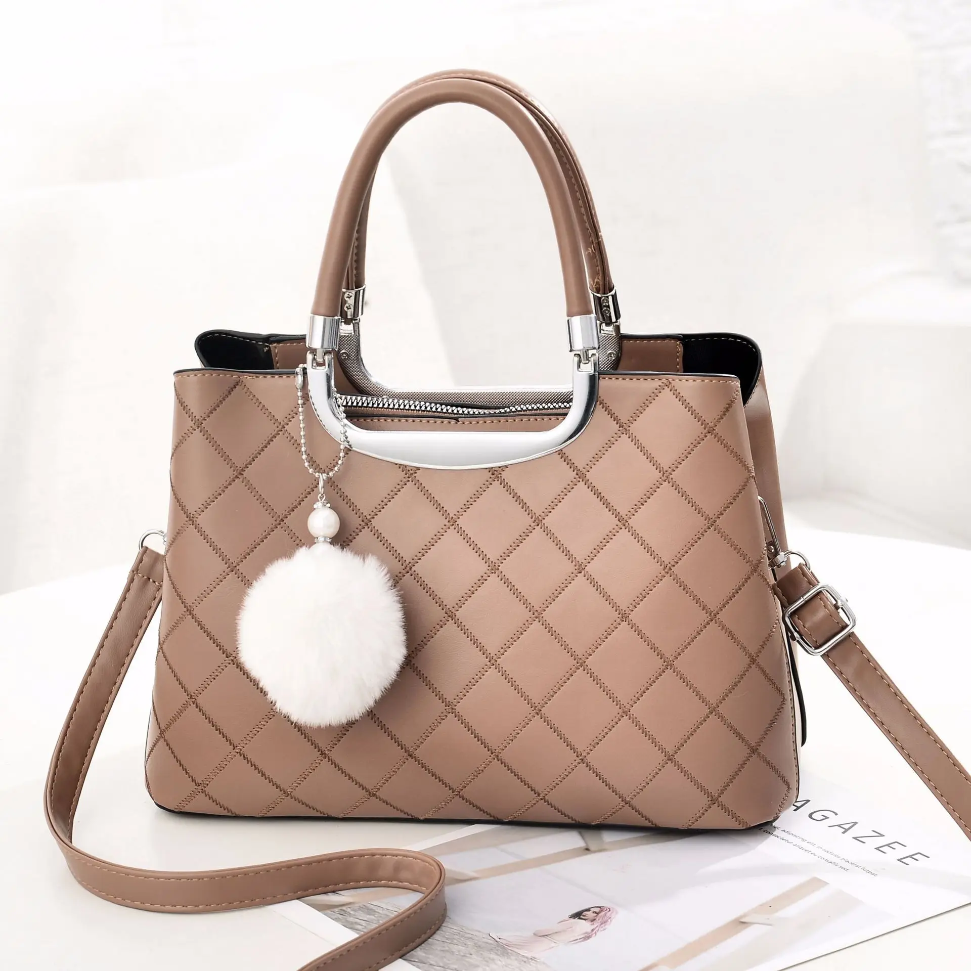 

Women's Handbags Fashion All-match Large-capacity Handbags 2020 Autumn and Winter New Trend Single Shoulder Messenger Large Bag