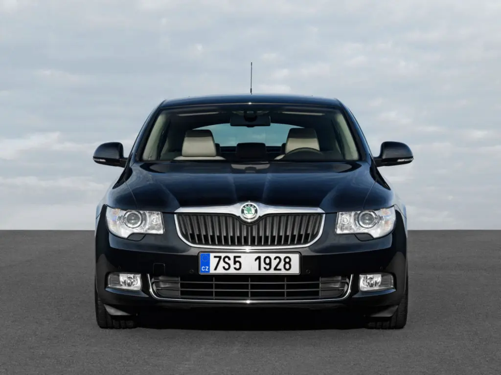 Стекло для фары Skoda Superb (3T) (2008-2013) Правое | Автомобили и мотоциклы
