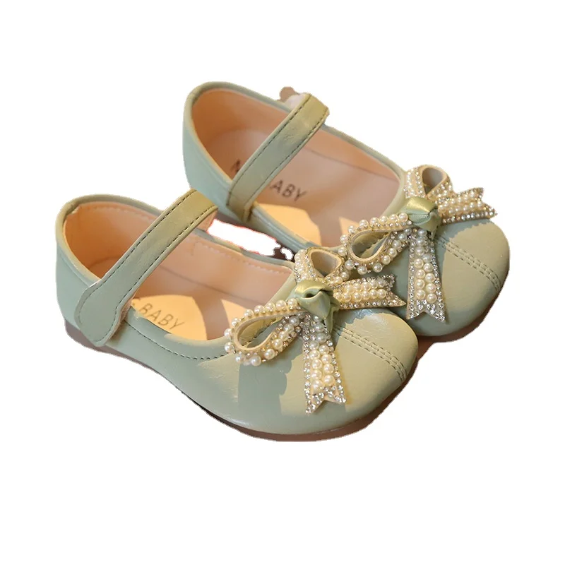 

Кожаные туфли для девочек, новинка весны, модная обувь для маленьких девочек с бантом и жемчугом, детские туфли принцессы на плоской подошве...