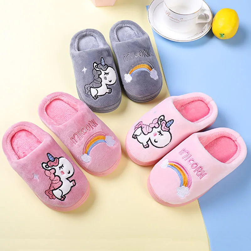 Детские меховые шлепанцы для мальчиков и девочек теплые пушистые тапочки дома