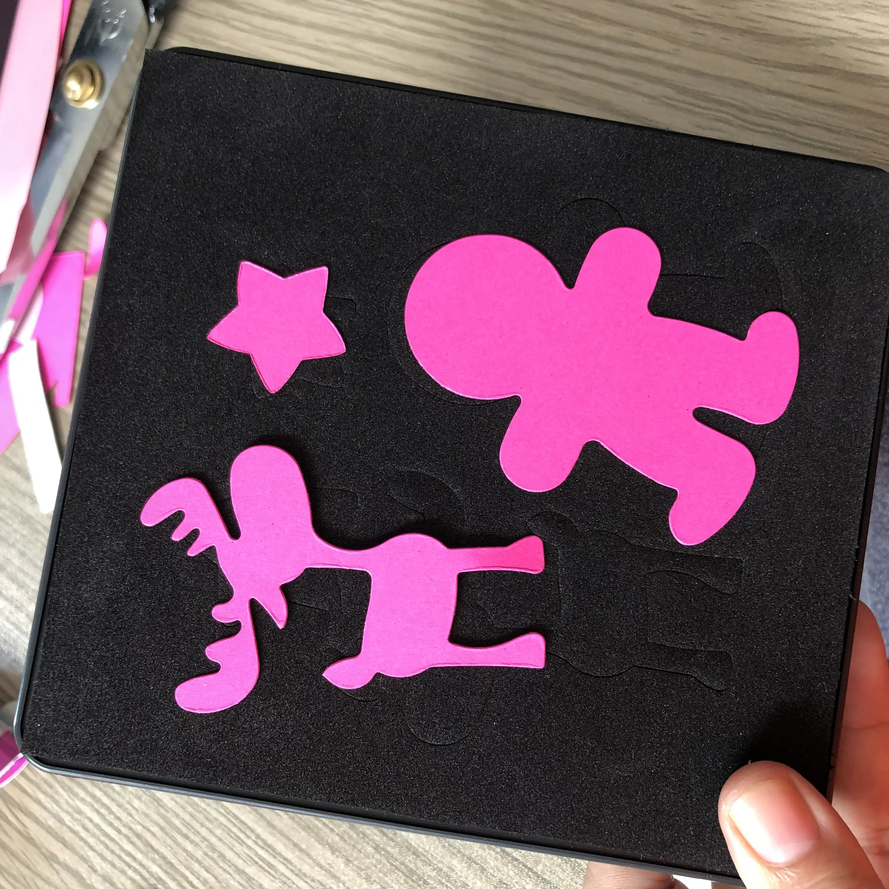 

Форма для вырезания рождественской тематики