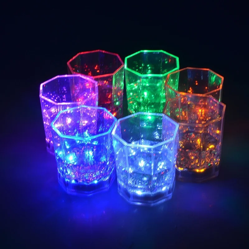 

Creative Light Up Led Cups Automatic Flashing Drinking Cup Mugs Color Changing Beer Whisky Glass Cup for Bar Club Party Supplies