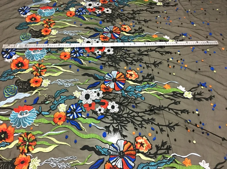 Модная ткань с большим названием подиума Высококачественная многоцветная