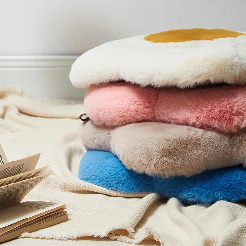 Милая мягкая меховая плюшевая подушка в форме яйца и цветка теплая на сиденье