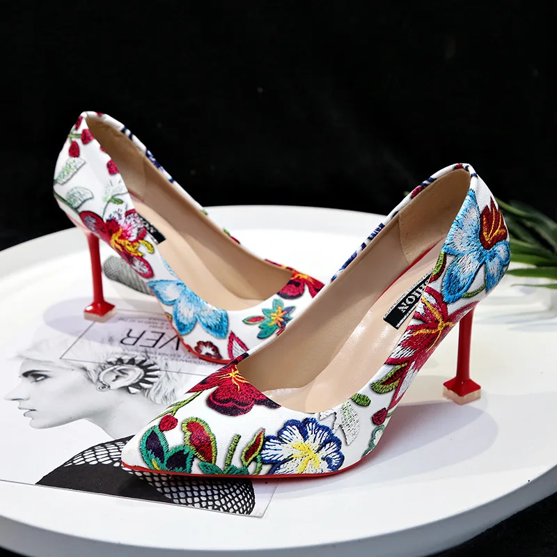 

Shallow Pointy Shoes with Flowers, Color Stiletto Heel, Fashion 2021