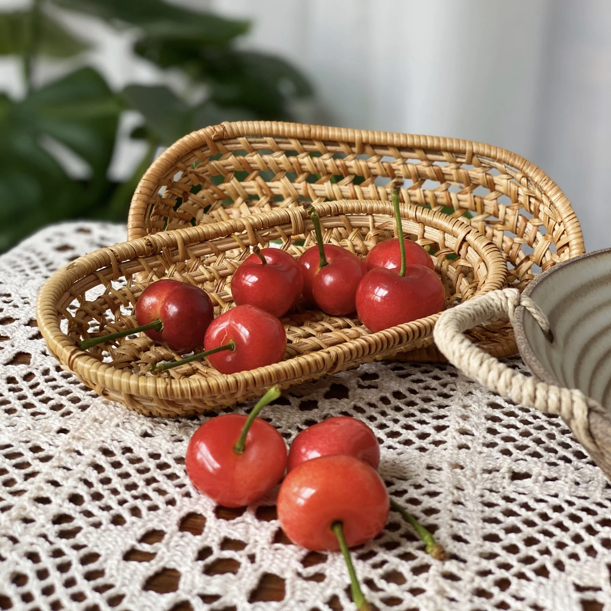 

Rattan Bread Storage Tray Dinner Coffee Breakfast Serving Tray Oval Round Hand-Woven Tea Tray Home Decoration Crafts