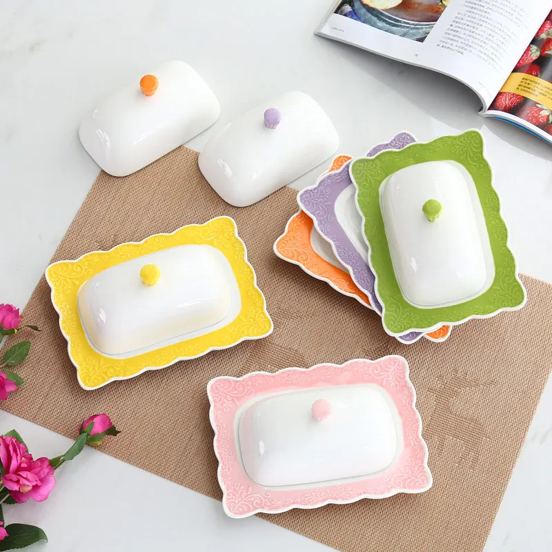 Тисненая белая керамическая тарелка для масла с крышкой Beurrier мантекиллера