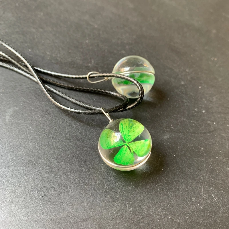 Ожерелье зеленый счастливый четырехлистный клевер сушеные подвески Из Черного