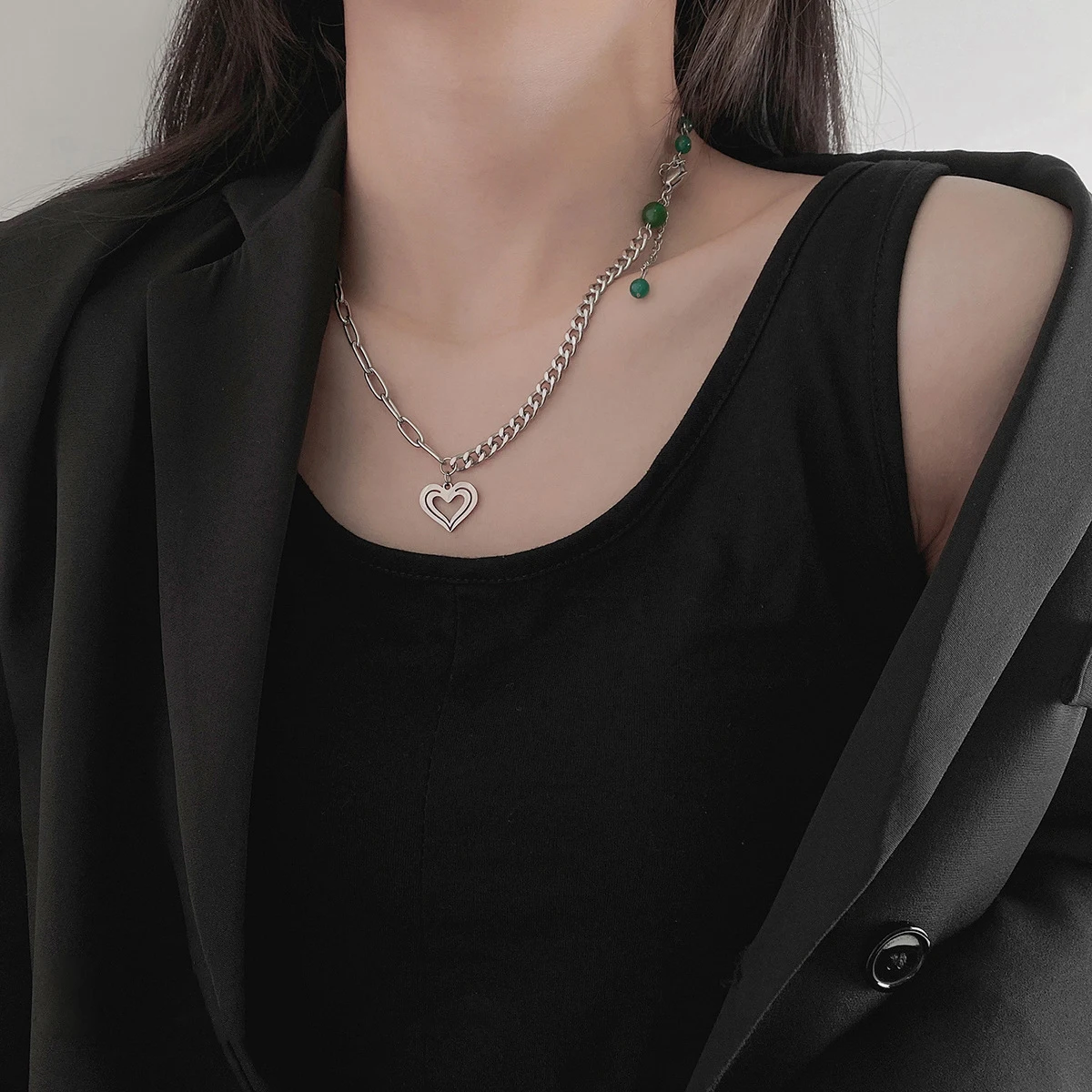 

Moloye 2021 Love Asymmetric Stitching Necklace Female Ins Agate Green Round Bead Titanium Steel Temperament Niche Accessories