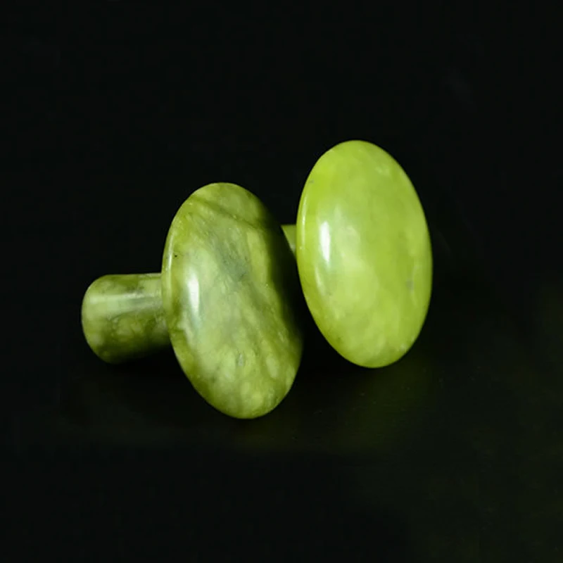 Массажер для лица оливковый Нефритовый камень в форме грибов массажный скребок