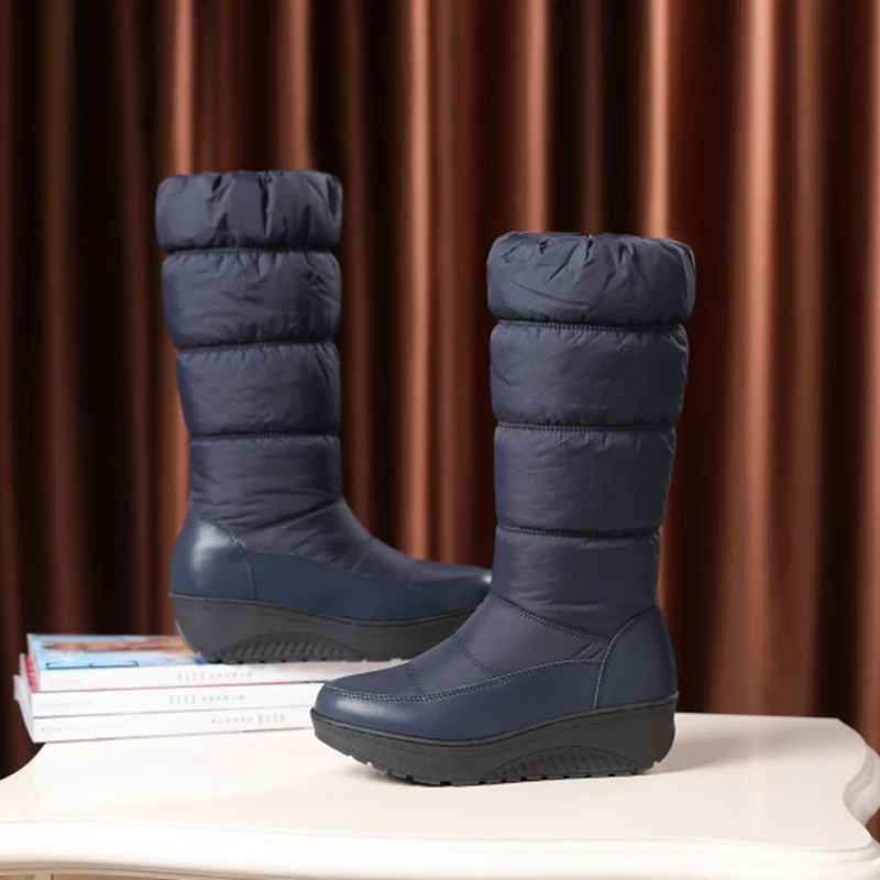 REAVE CAT/Большие размеры 35-44, новые зимние сапоги женские теплые водонепроницаемые сапоги на хлопковом пуху сапоги до середины икры на меху на платформе цвет черный, белый, синий