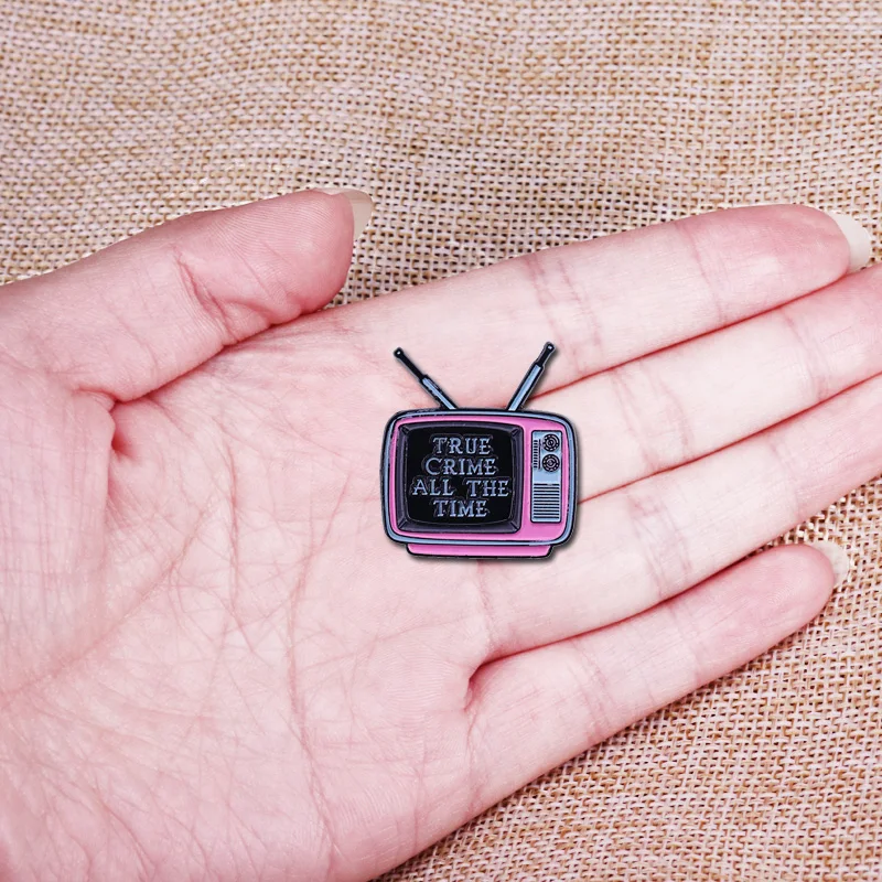 SSDGM брошь MFM Ретро ТВ значок отличный подарок для любителей истинных преступников