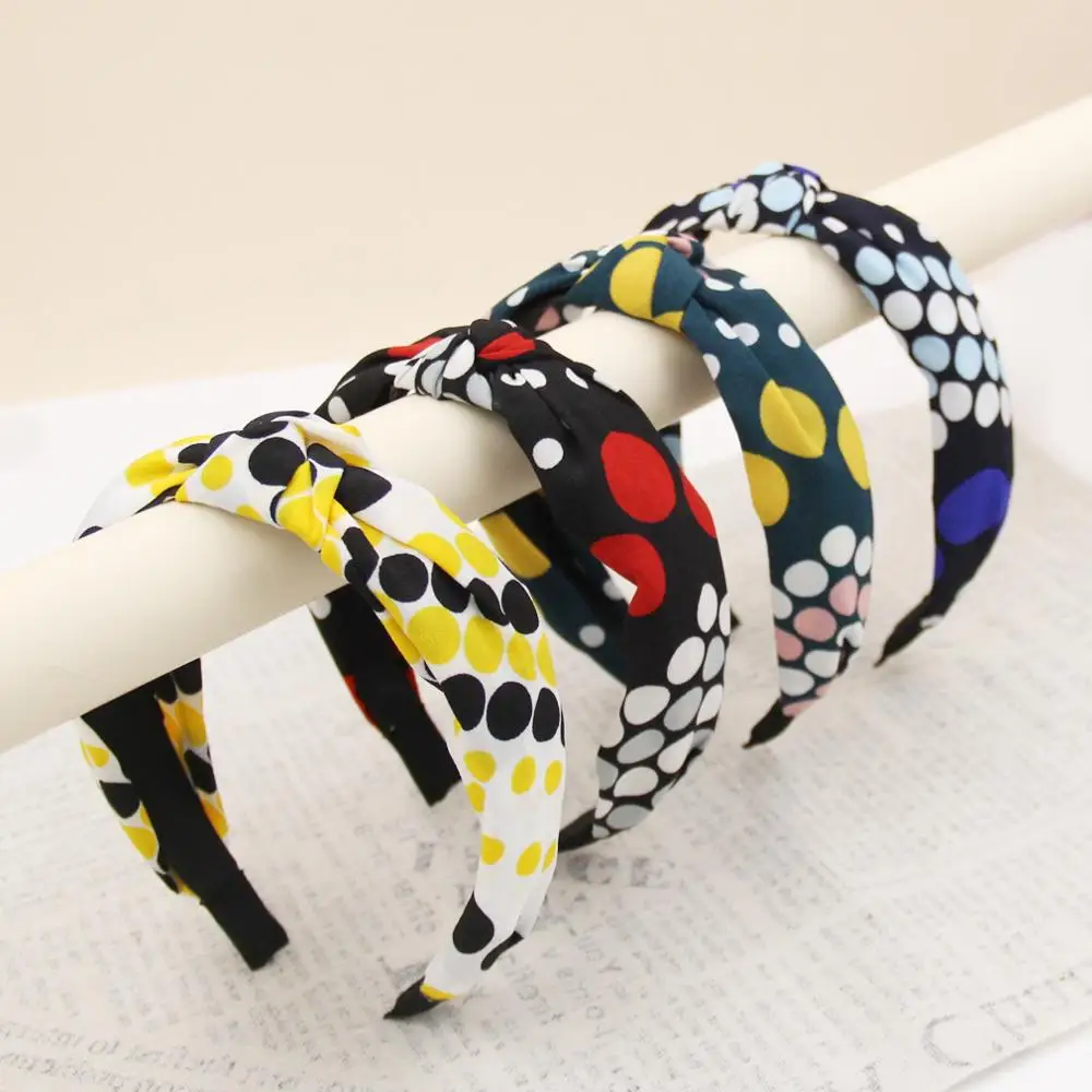 Рисунок 6 - разноцветные повязки для волос в горошек