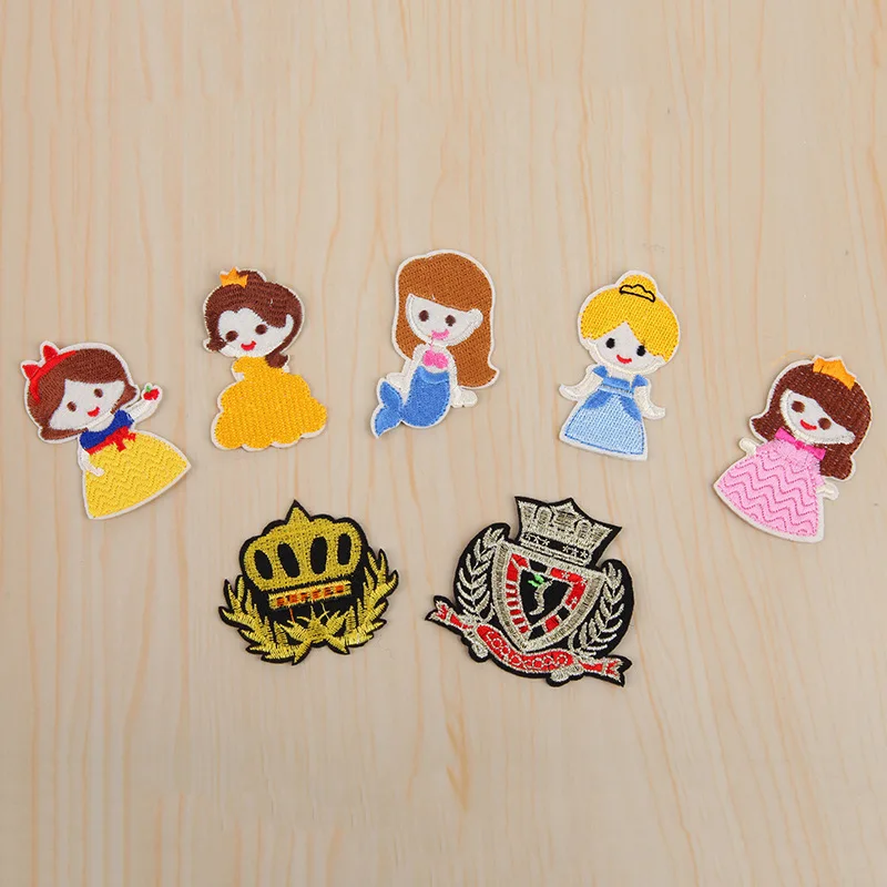 

50pcs/lot Embroidery Patch Anime Girl Princess Mermaid Crown Clothing Decoration Sewing Accessory Iron Heat Transfer Applique