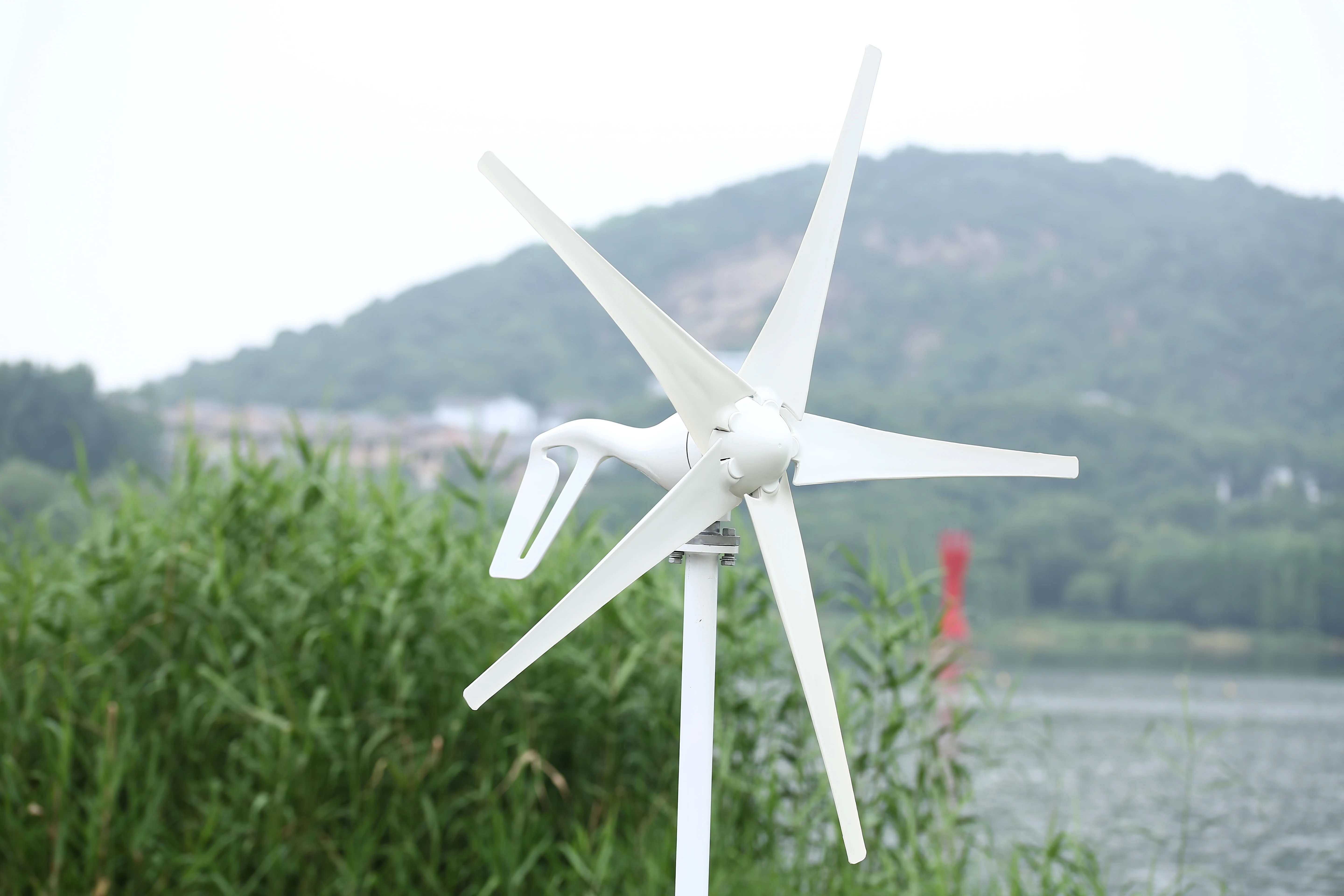 Маленький ветряной генератор для лодки скорость запуска 2 5 м/с ветряная турбина