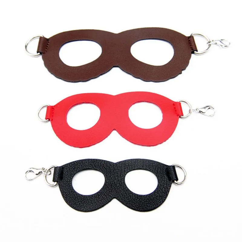 

Small pet hamsters honey bags lizards and a leash strap to prevent loss when going out