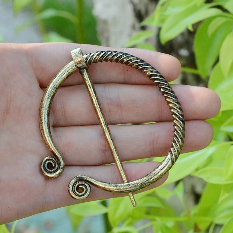 

1 Pcs Retro Shawl Pin Brooch Twists Knotted Viking Style Pins Collection Fibula Cloak Pin Penannular Cloak Pin