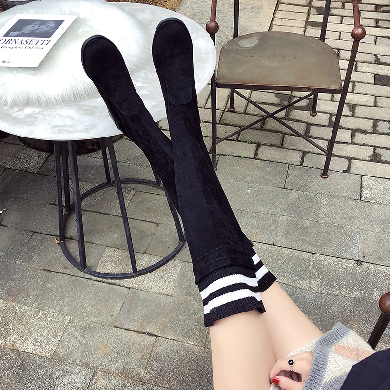 

Новинка 2022, длинные ботинки на плоской подошве, плюшевые модные вязаные высокие сапоги до бедра, женские носки в полоску, зимние сапоги на ка...