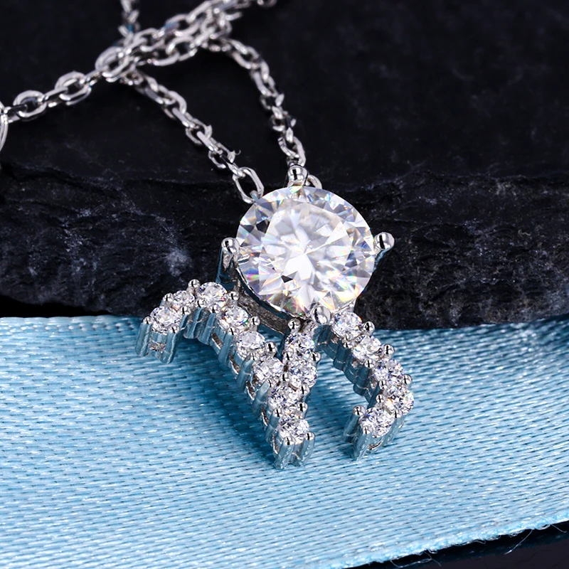 

Best Gift 925 Sterling Silver Jewelry 6.5mm D Color Moissanite Capricorn Shape Necklace