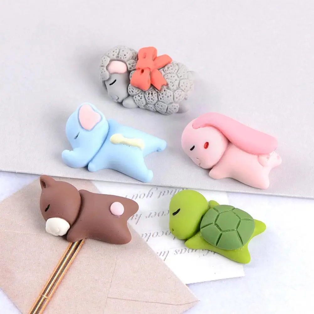 

1Pc Mini Cartoon Sleeping Small Animals Creamy Phone Accessories Case Doll House Display Brooch Accessories Hairpin Materia N6L6