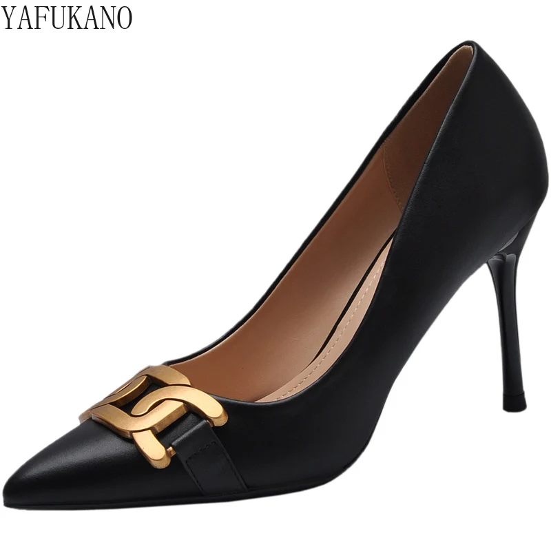 Женские туфли-лодочки с острым носком на высоком каблуке металлической пряжкой |