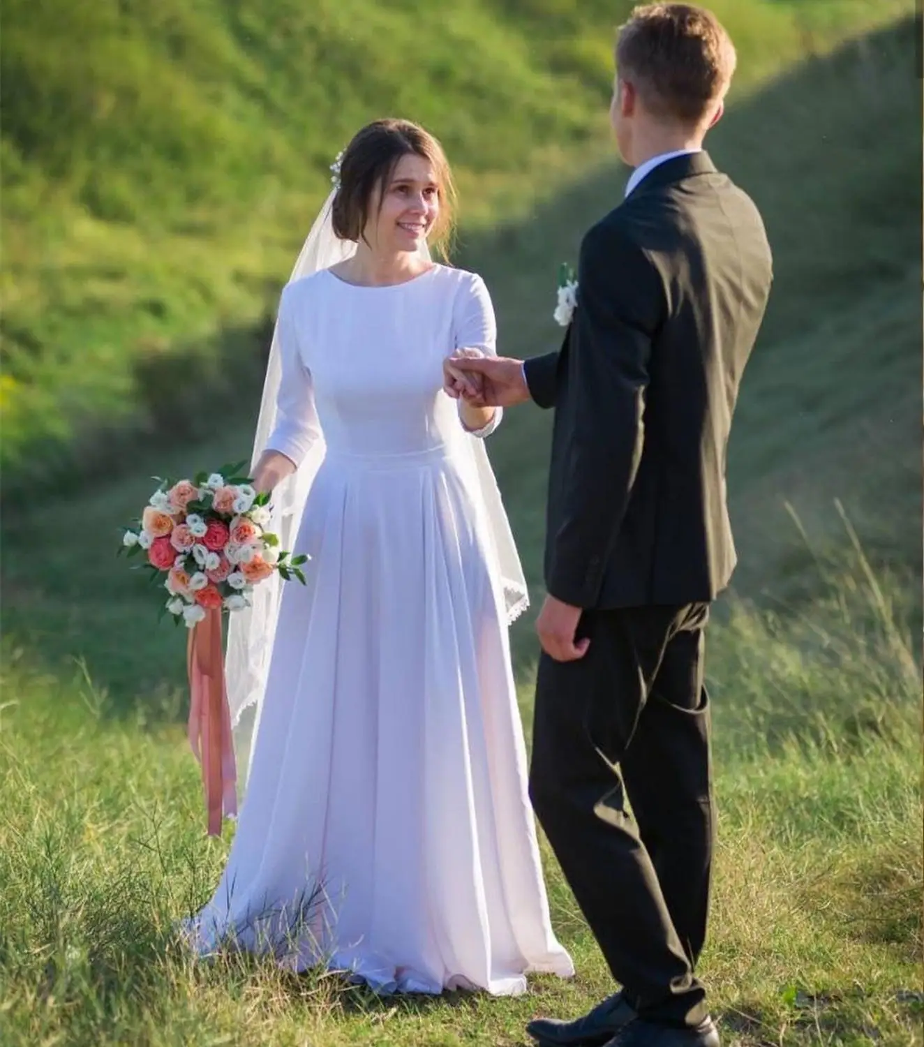 

2021 Wedding Dress White Simple A-Line O-Neck Bow Three Quarter Floor Length Court Train Formal Bridal Gowns Custom Made