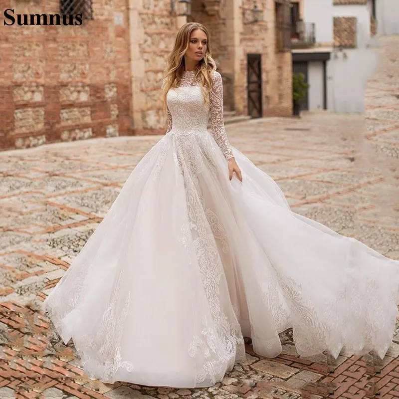 

Sumnus Long Sleeves Modest Wedding Dresses Bateau Neck Lace Appliqued Bridal Gowns Sweep Train Country Garden Wedding Dress