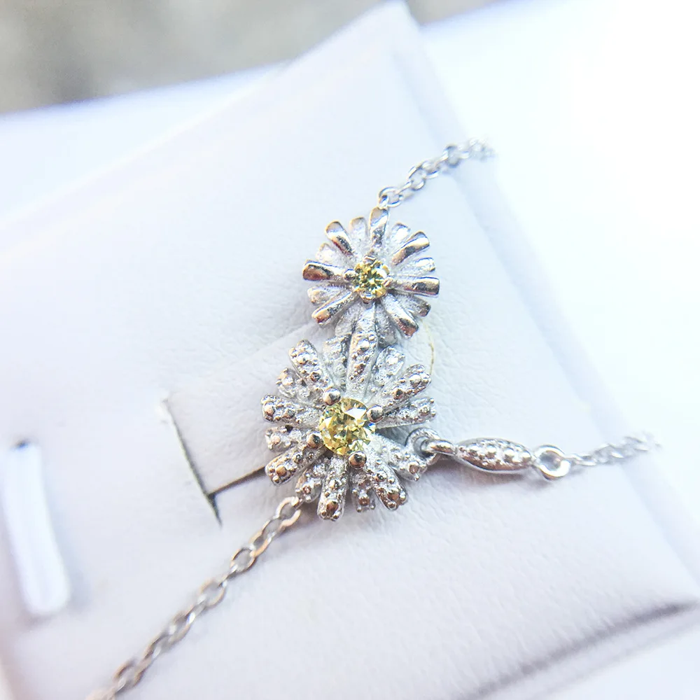 

Korea Fashion 2022 New Zircon Small Daisy Adjustable Pull Design Necklace Necklace Lady Hypoallergenic Jewelry Christmas Gift