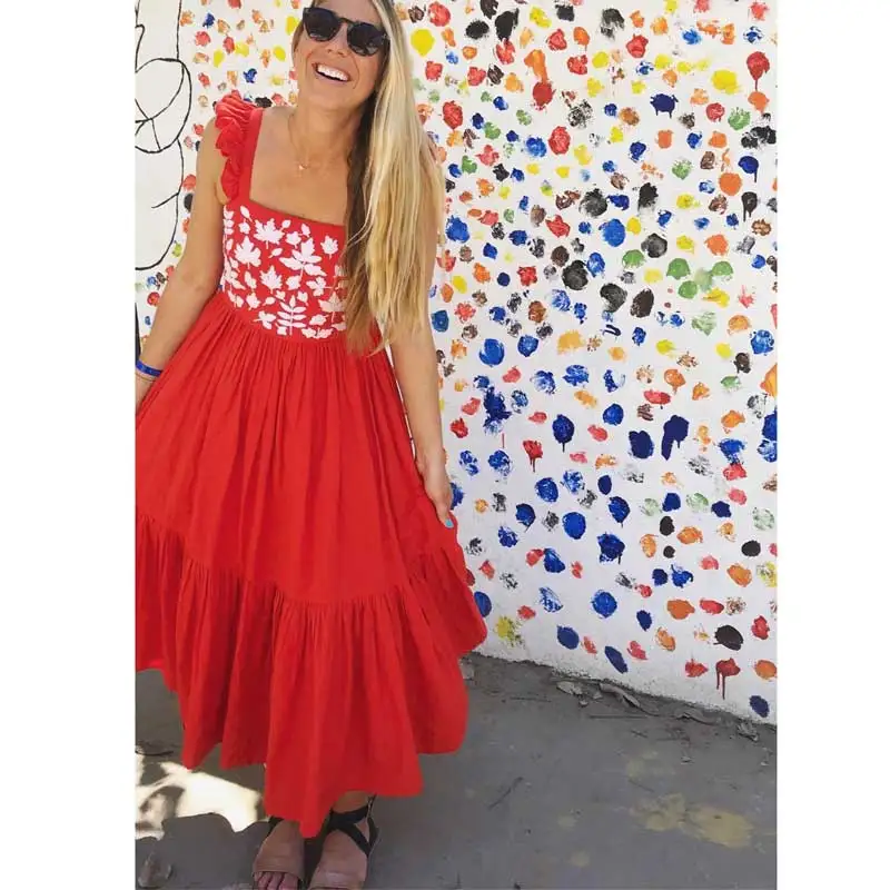 Платье Бохо длинное с вышивкой на бретельках без рукавов средней длины летнее