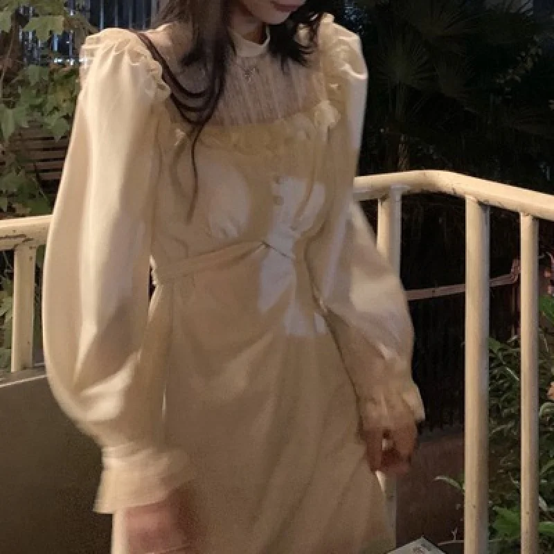 

dress, dress! Exquisite lace skirt with black dress in autumn and winter