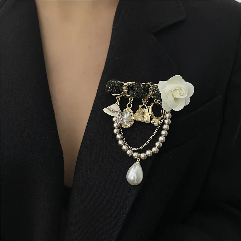 

Vintage Camellia Brooches for Women Luxury Pearl Flower Brooch Chain Pins Women's Brooches Crystal Accessories for Jewelry