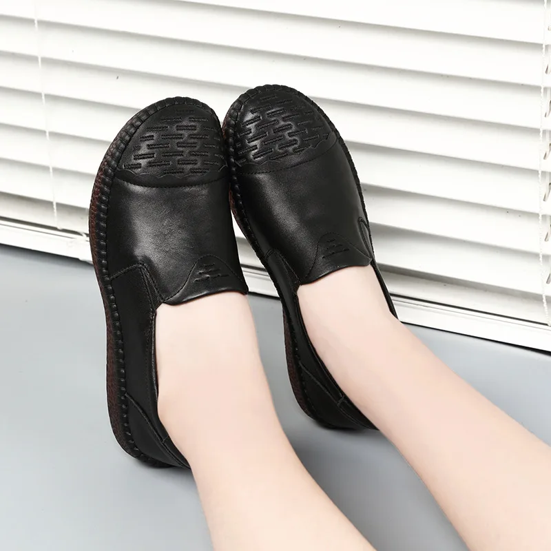

AARDIMI Genuine Leather Women Flat Shoes Retro Loafers Slip-On Women's Flats Casual Female Sewing Shallow Shoes Woman Footwear
