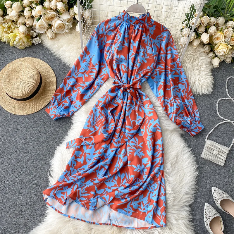 2020 Spring Net Red Temperament Lace Up Waist Thin Western Air Bubble Sleeve Retro Printing Vacation Dress | Женская одежда