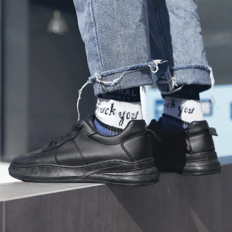 

New Style Men Flat Shoes Youth Fashion White and Black Casual Shoes Spring Summer Trend Breathable Lightweight Leisure Shoes