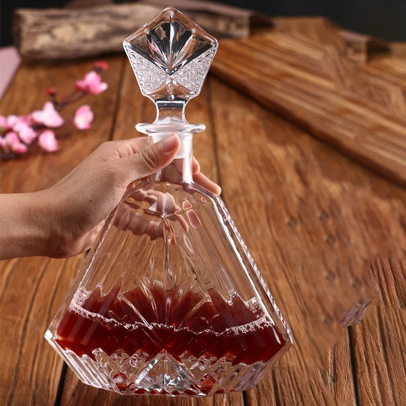 

European style glass wine bottle creative decanter with lid sealed wine bottle foreign wine bottle red wine bottle wine bottle