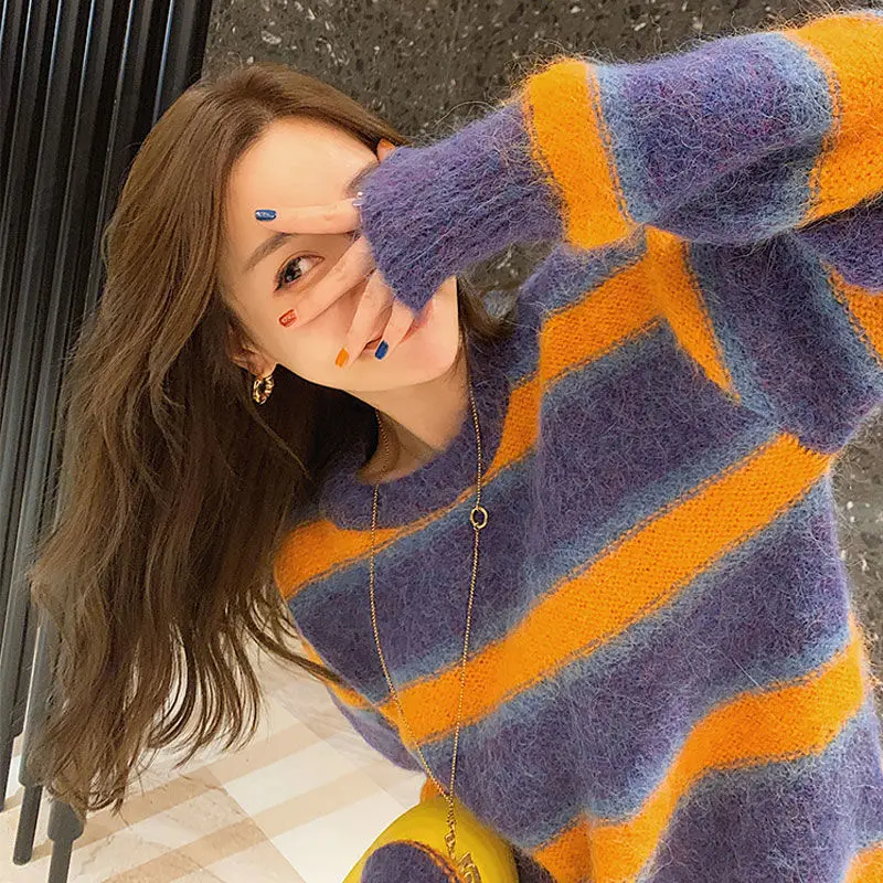 

Fashionable sweater with stripe contrast, loose multi-function top and lazy style