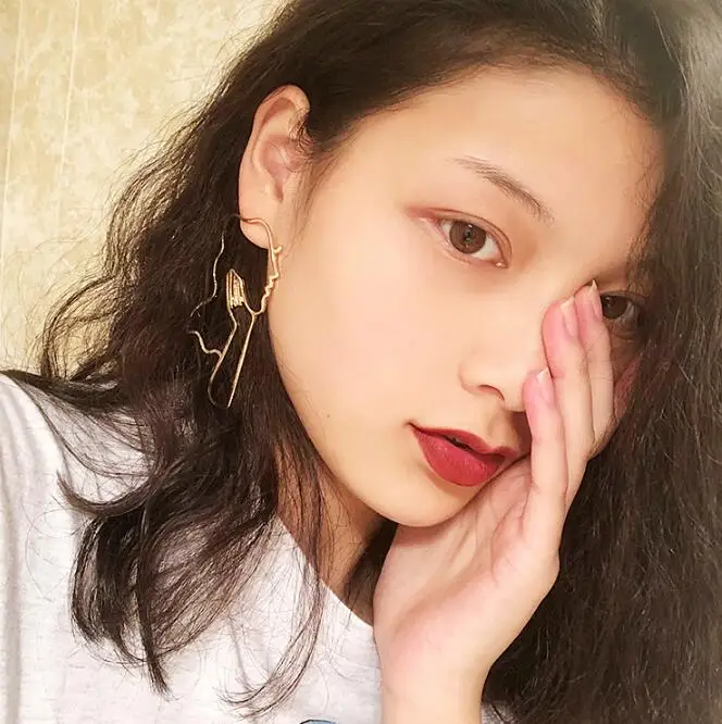 ey898 European geometric exaggerated Vintage girl silhouette earrings simple abstract human face Female jewelry | Украшения и