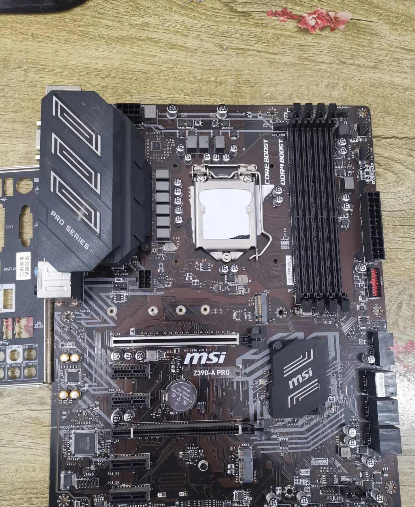 Bestellen Verwendet MSI Z390-A Pro 6PCIE Bergbau Motherboard LGA 1151 DDR4 64G PCI-E 3,0 M.2 Desktop Motherboard