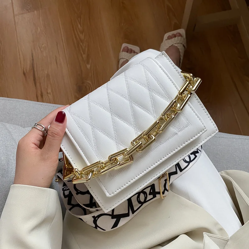 

2022 New Messenger Bags Women Chains Shoulder Bag Diamond Lattice Luxury Handbags Women Bags Female Designer Totes Small Bolsas