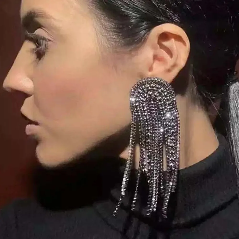 

Luxury Black Rhinestone Long Tassel Drop Earrings Dinner Earrings for Women Bling Crystal Arched Shape Wedding Dangle Earrings