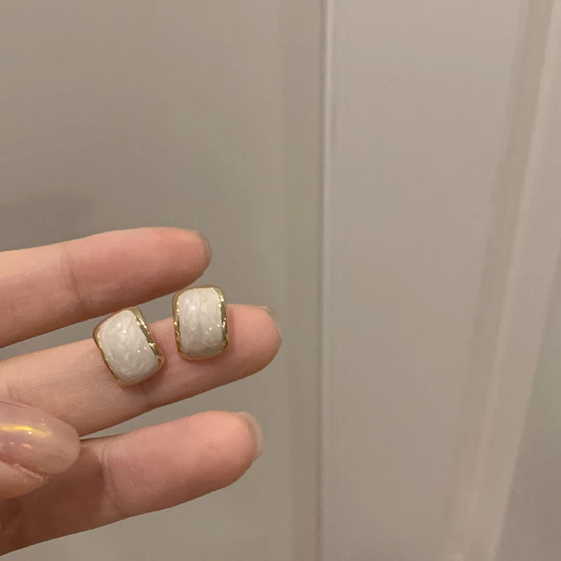 

New French fashion retro simple enamel glaze women's earrings Trendy personality all-match women's earrings Jewelry wholesale